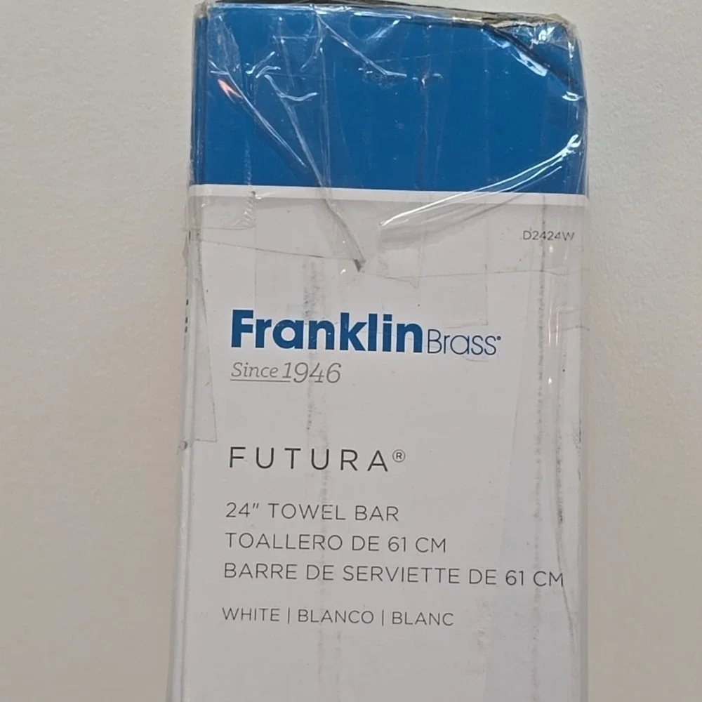 Franklin Brass Futura 24 in. Wall Mount Towel Bar Bath Hardware‎ Accessory White